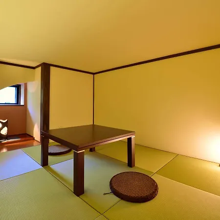Ryokan (tradycyjny japoński pensjonat lub zajazd) Ryori Okuhida Sansoan Kyoya Takayama (Gifu)